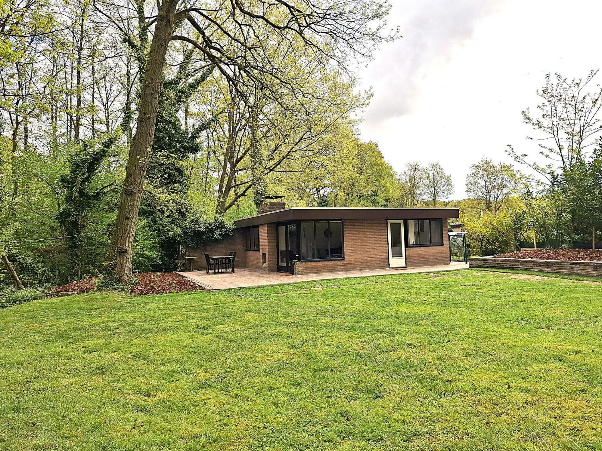 Vrijstaande Vakantiebungalow Met Optimale Privacy!! * Rekem