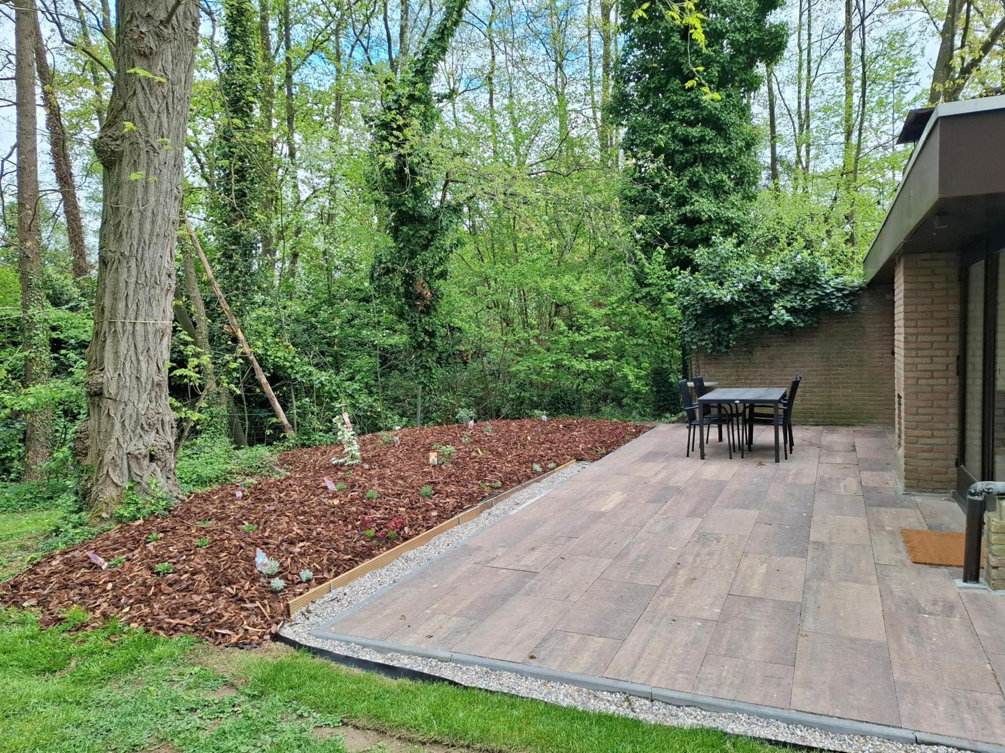 Vrijstaande Vakantiebungalow Met Optimale Privacy!! Rekem