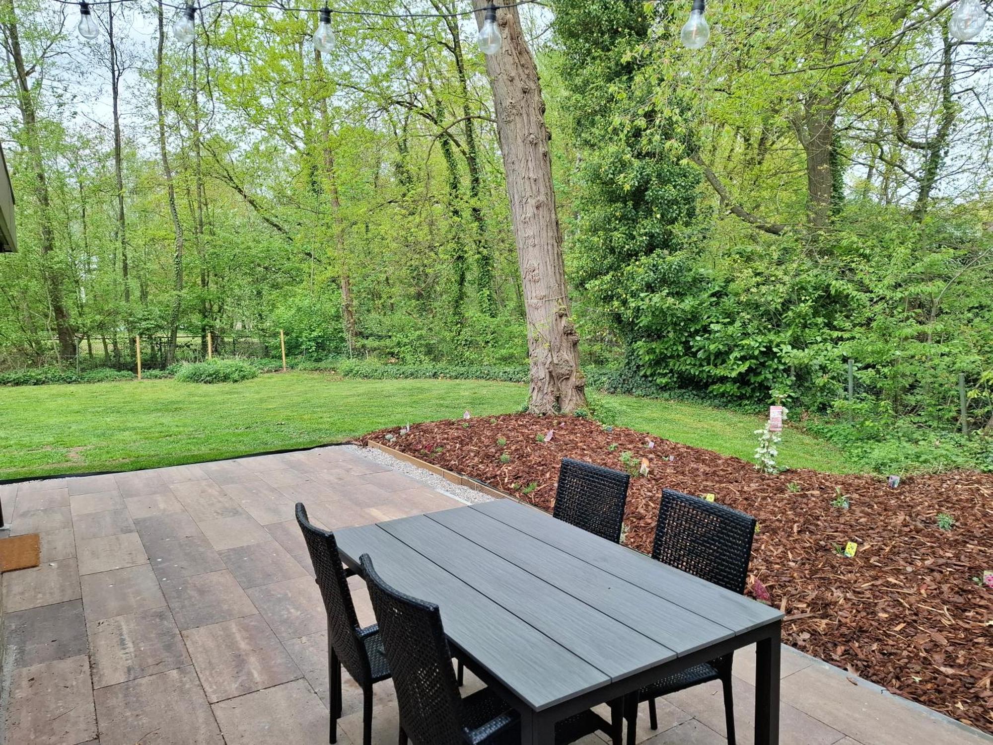 Hébergement de vacances Vrijstaande Vakantiebungalow Met Optimale Privacy!!
